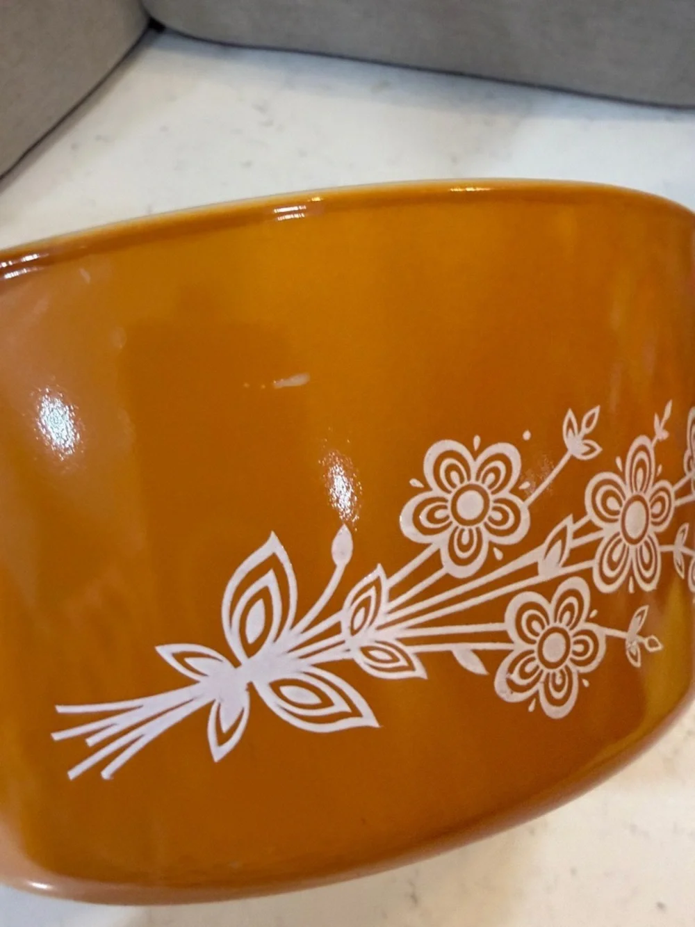 Pyrex Butterfly Gold 475-B Casserole Bowl 2.5 L